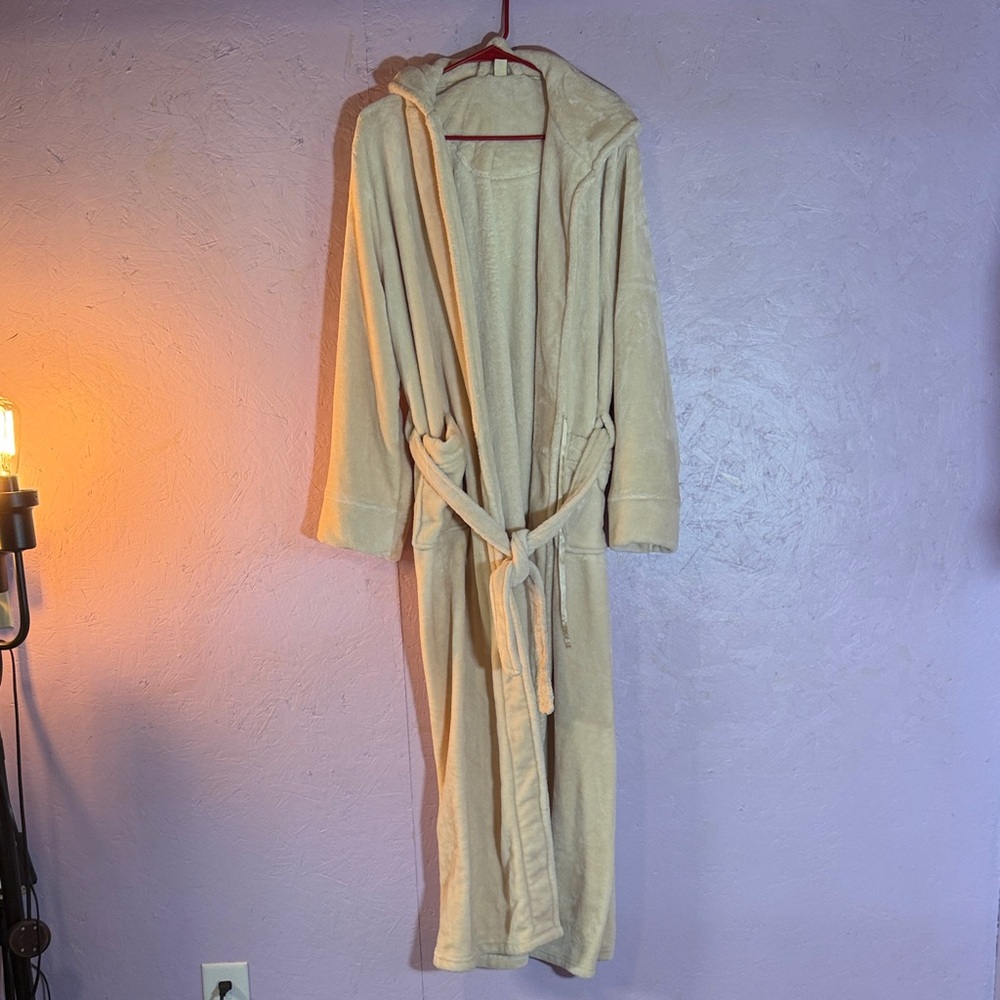 AME Sleepwear Cream Robe